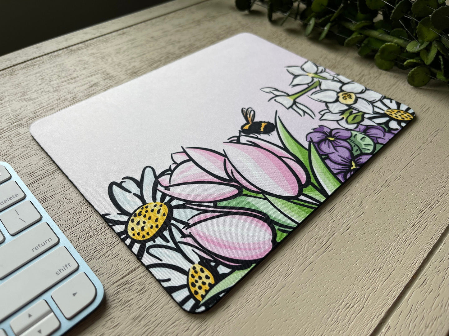 Pink and White Floral Mouse Pad